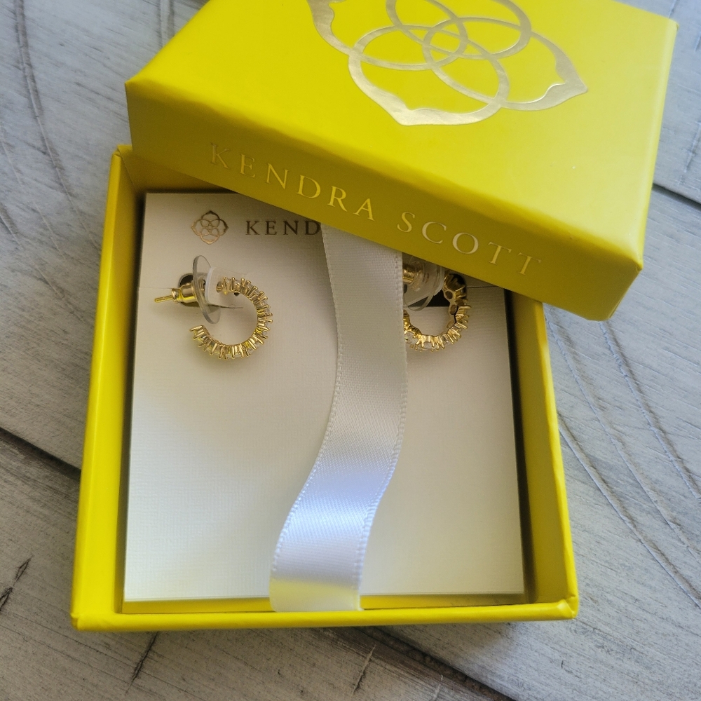 Kendra Scott new Gold crystal hugging earrings in white crystal